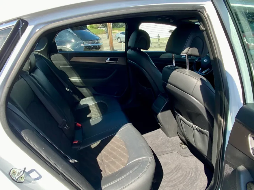 2017 Hyundai Sonata Sport 2.0T photo 1