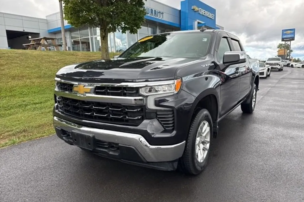 2022 Chevrolet Silverado 1500 LT photo 1
