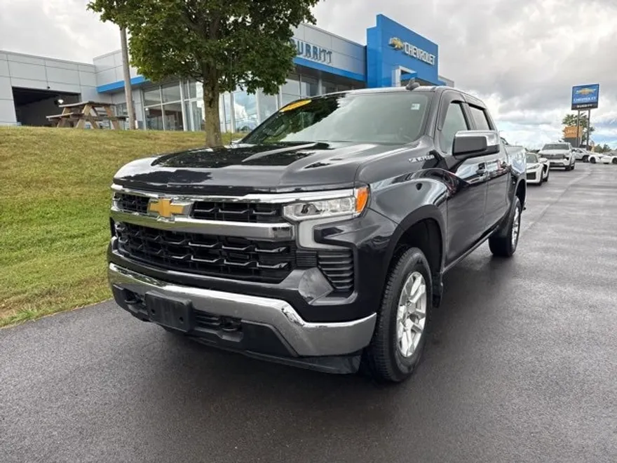 2022 Chevrolet Silverado 1500 LT photo 1