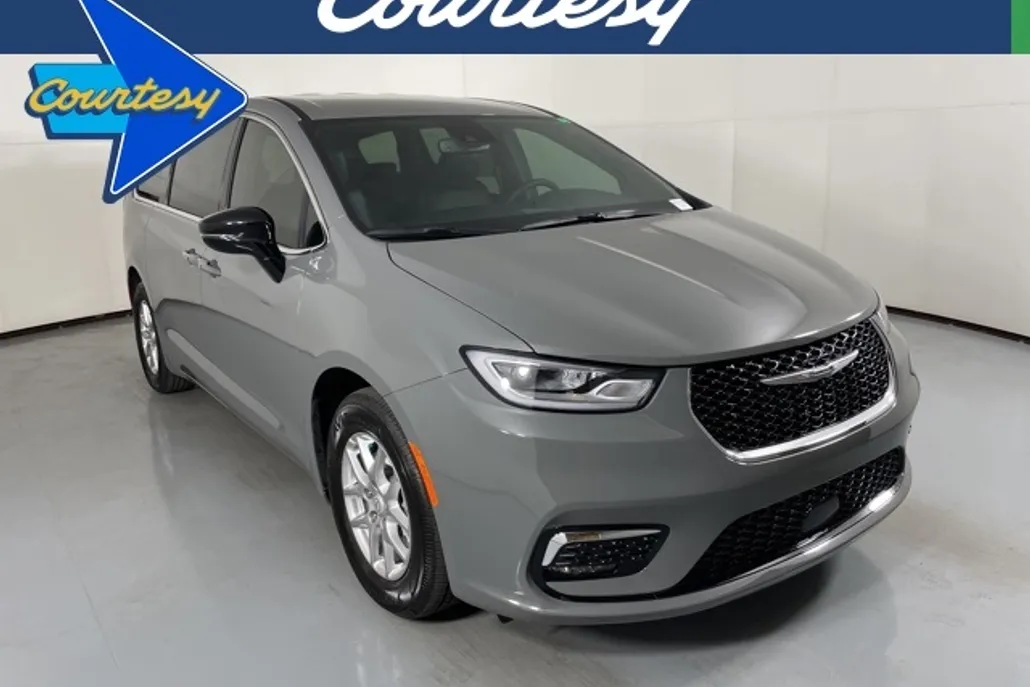 2025 Chrysler Pacifica photo 1