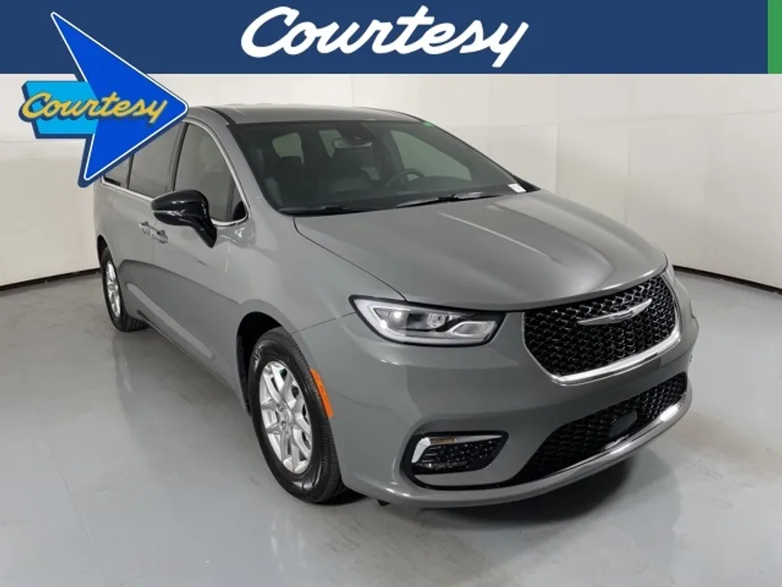 2025 Chrysler Pacifica photo 1
