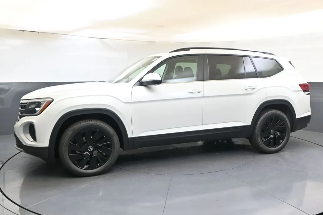 2026 Volkswagen Atlas SE Technology photo 1