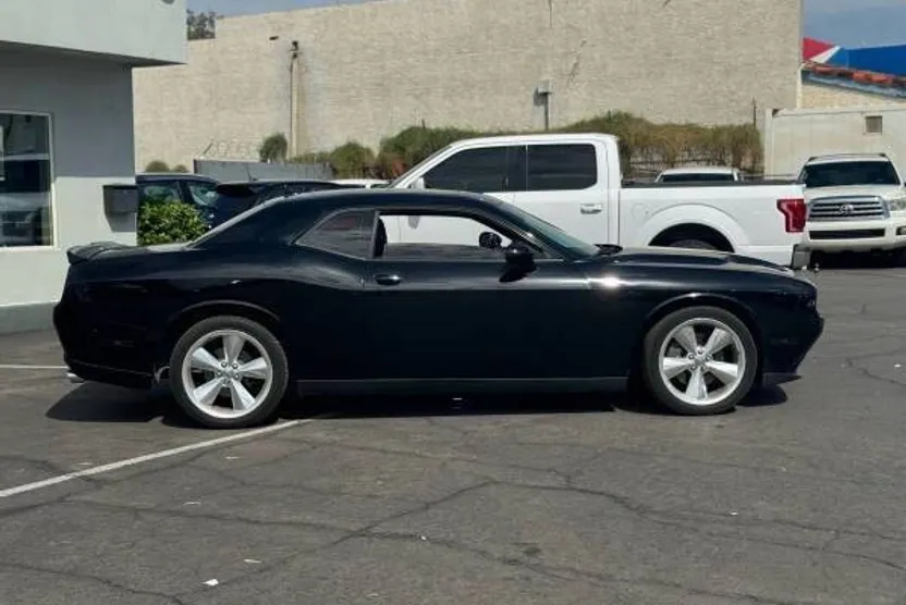 2015 Dodge Challenger R/T Plus photo 1