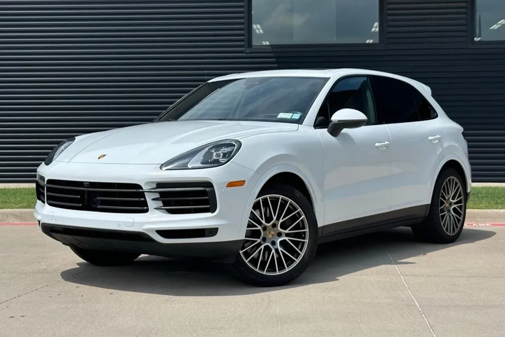 2022 Porsche Cayenne Platinum Edition photo 1