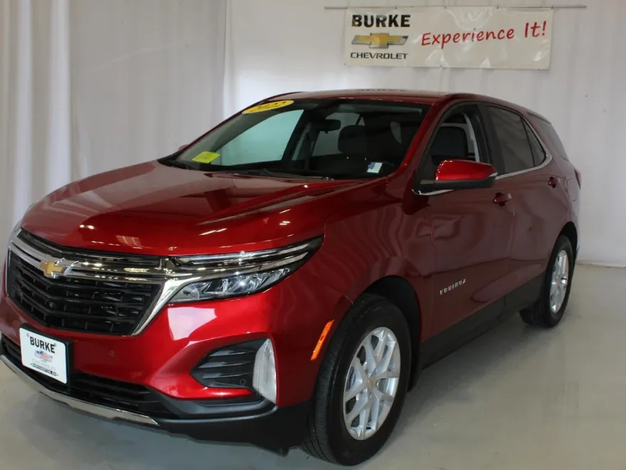 2022 Chevrolet Equinox LT photo 1