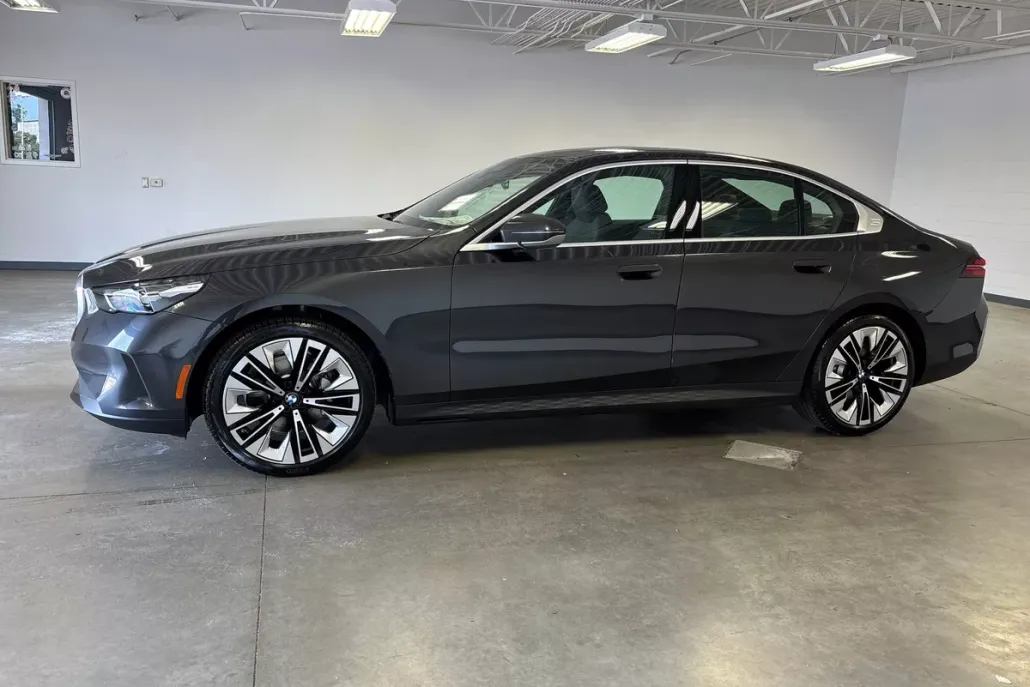 2026 Bmw 530i photo 1