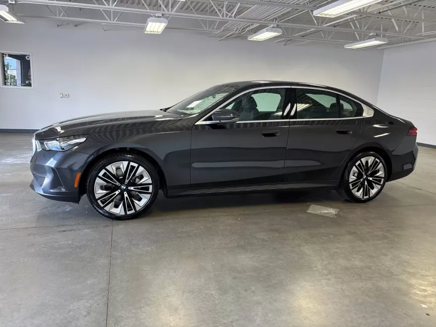2026 Bmw 530i photo 1