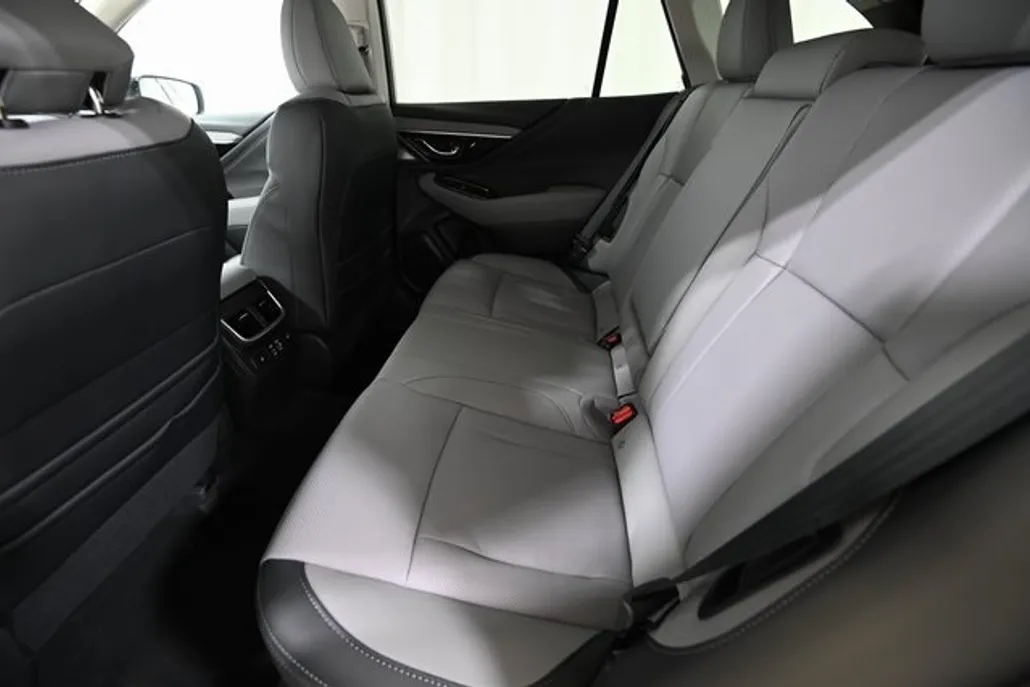 2025 Subaru Outback Limited photo 1