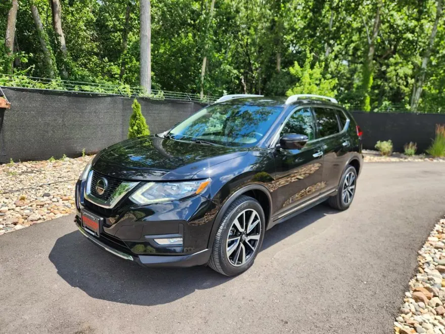 2020 Nissan Rogue SL photo 1