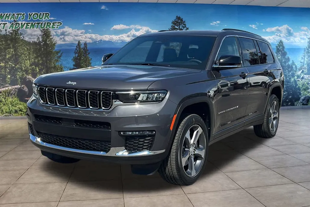 2025 Jeep Grand Cherokee Limited photo 1