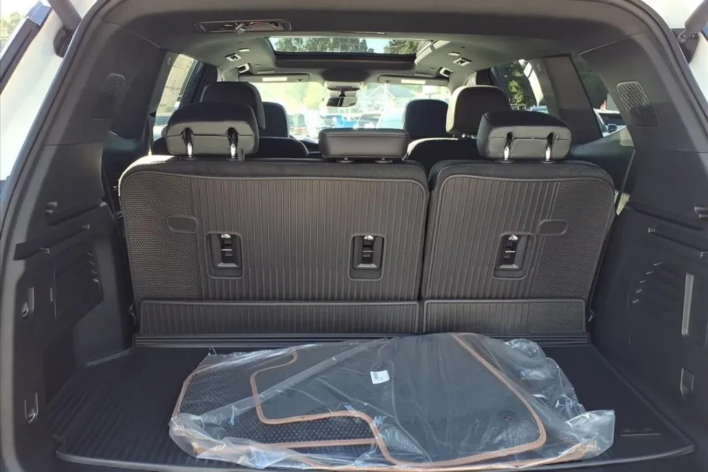 2026 Gmc Acadia AT4 photo 1