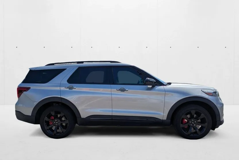 2020 Ford Explorer ST photo 1