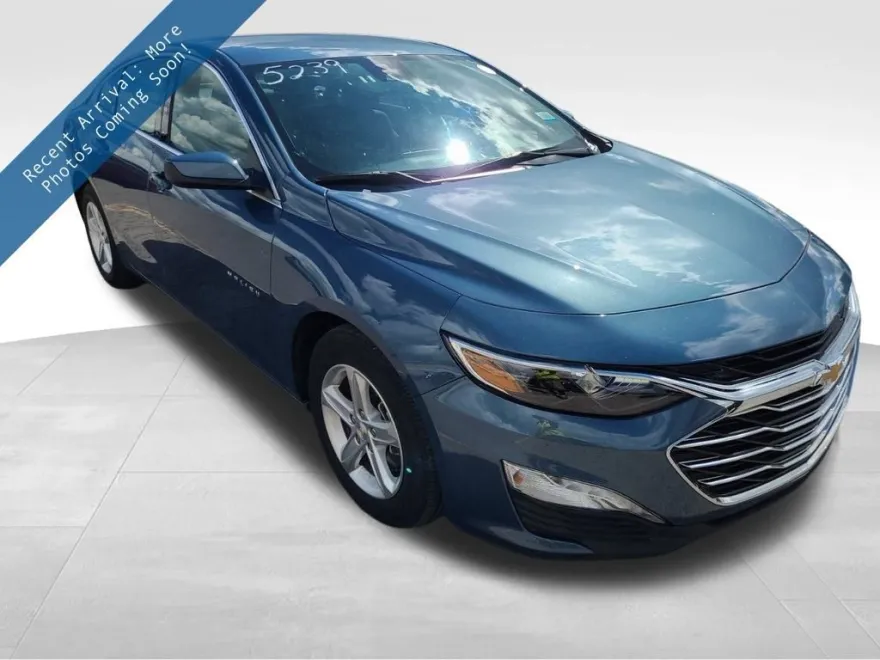 2024 Chevrolet Malibu 1LT photo 1