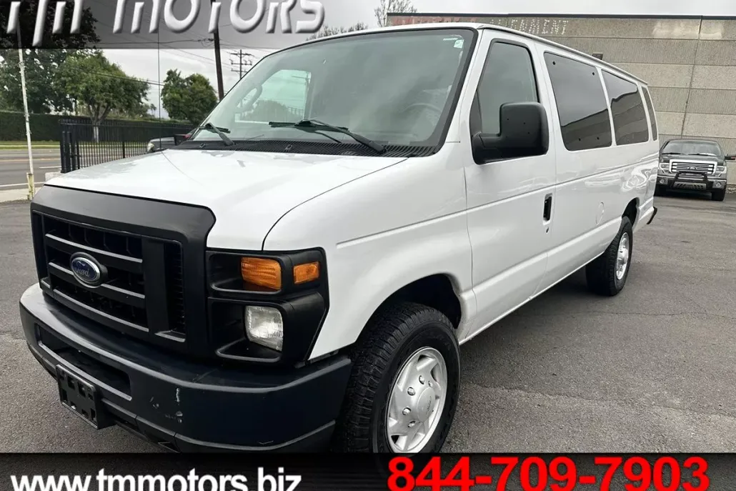 2009 Ford E-350 photo 1