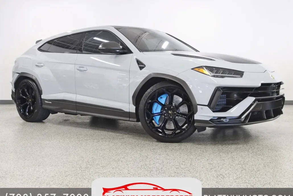 2023 Lamborghini Urus Performante photo 1