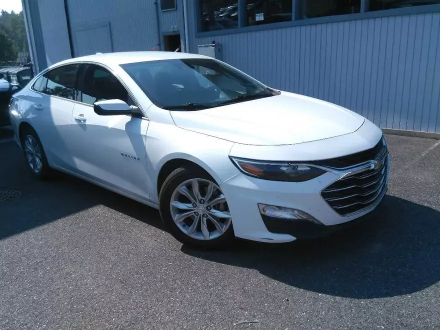 2024 Chevrolet Malibu 1LT photo 1