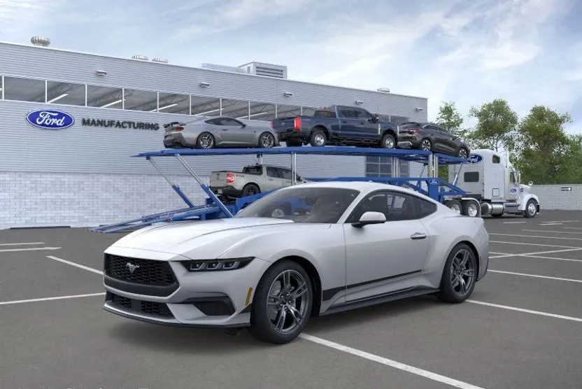 2025 Ford Mustang EcoBoost photo 1