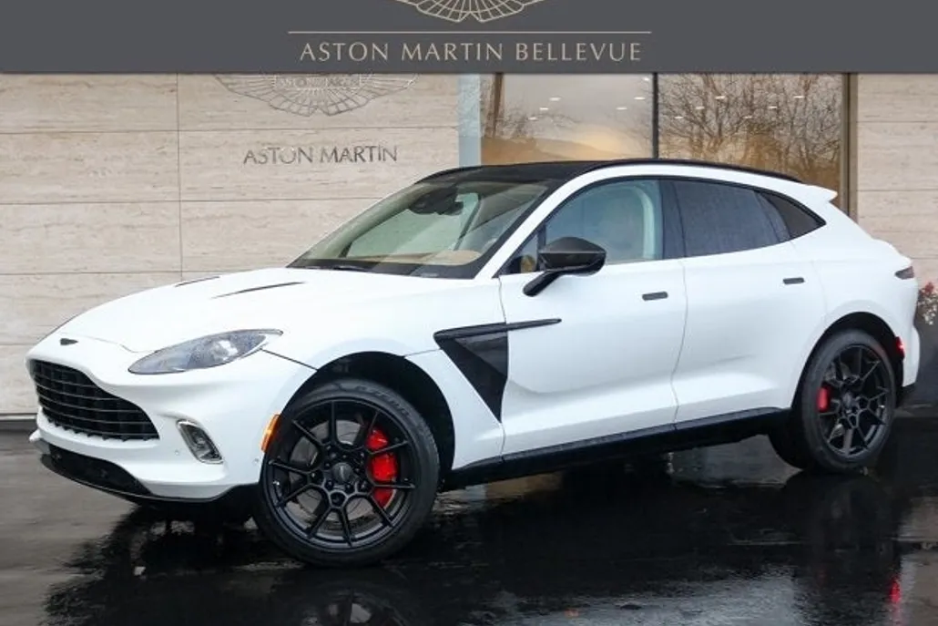2021 Aston Martin DBX photo 1
