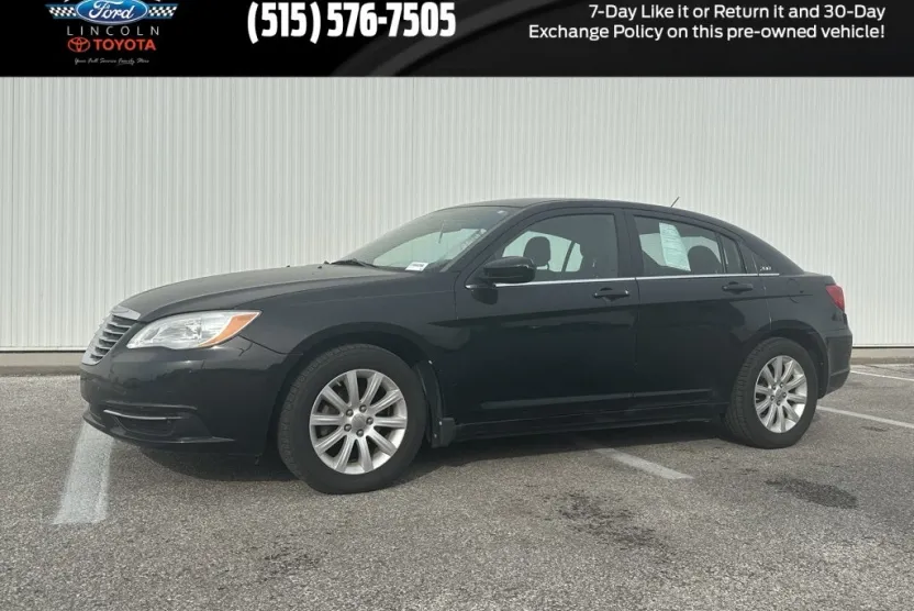 2011 Chrysler 200 Touring photo 1
