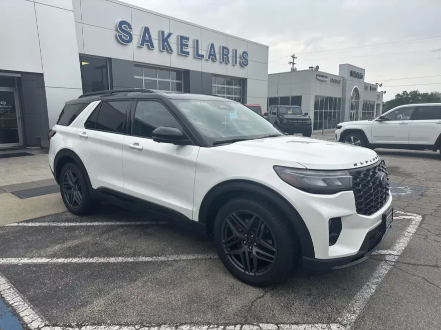 2025 Ford Explorer ST photo 1