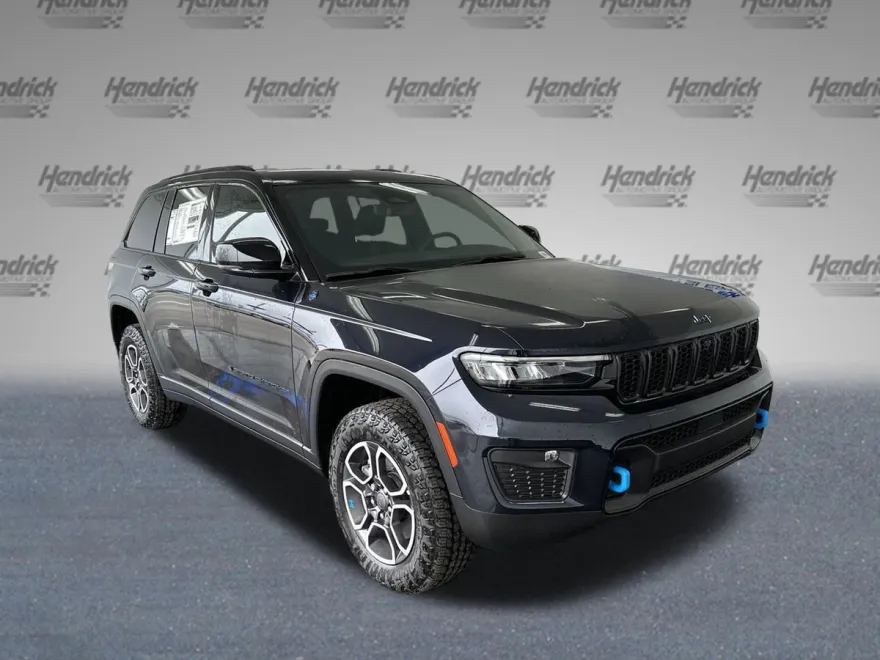 2023 Jeep Cherokee 4xe Trailhawk photo 1