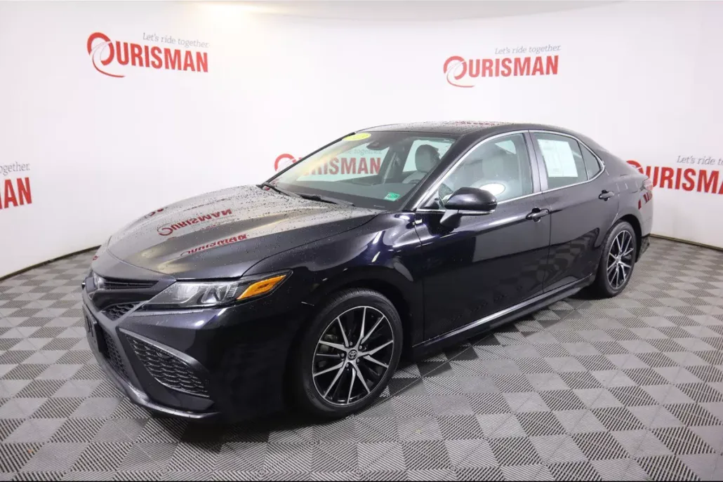 2023 Toyota Camry SE photo 1