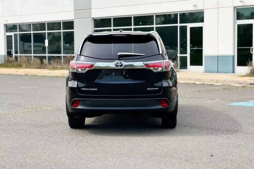 2016 Toyota Highlander XLE Sport photo 1