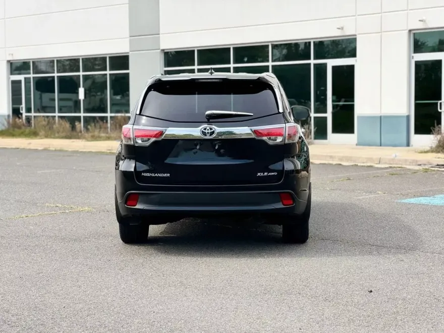 2016 Toyota Highlander XLE Sport photo 1