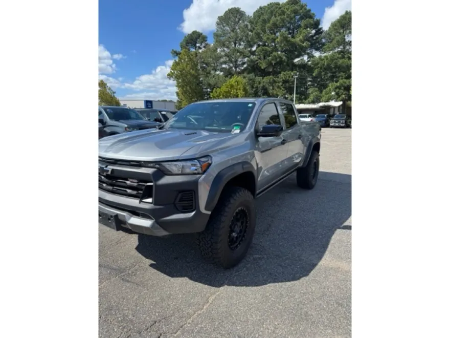 2023 Chevrolet Colorado Trail Boss photo 1