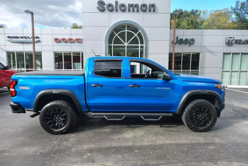 2024 Chevrolet Colorado Trail Boss photo 1