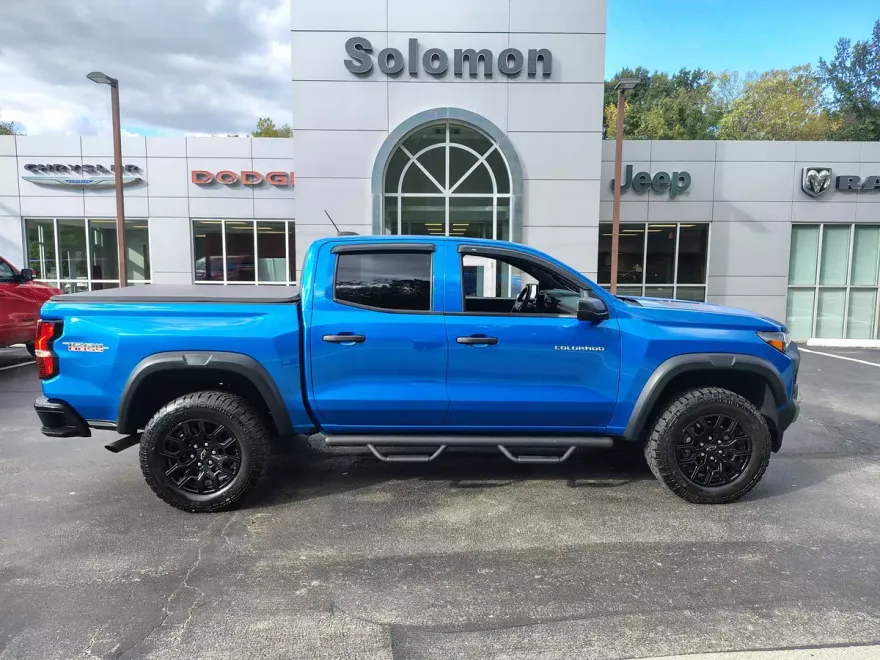 2024 Chevrolet Colorado Trail Boss photo 1