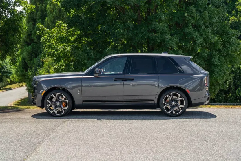 2025 Rolls Royce Cullinan Black Badge photo 1