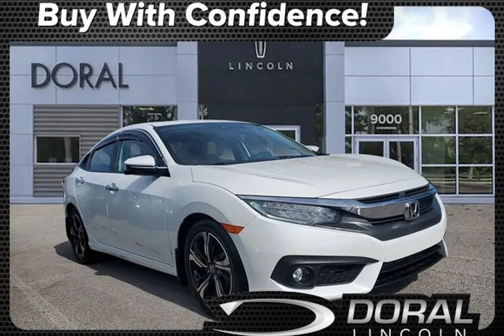 2017 Honda Civic Touring photo 1