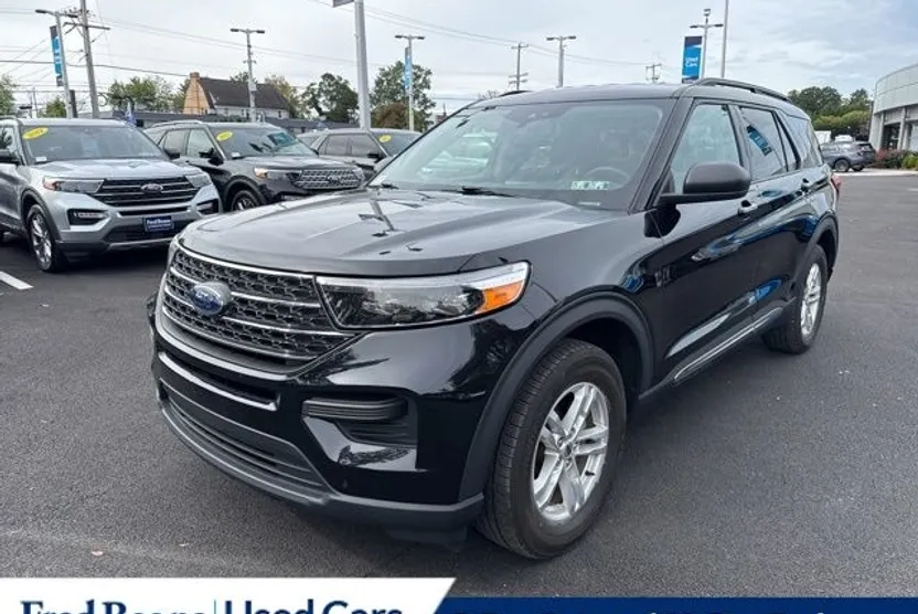 2022 Ford Explorer XLT photo 1