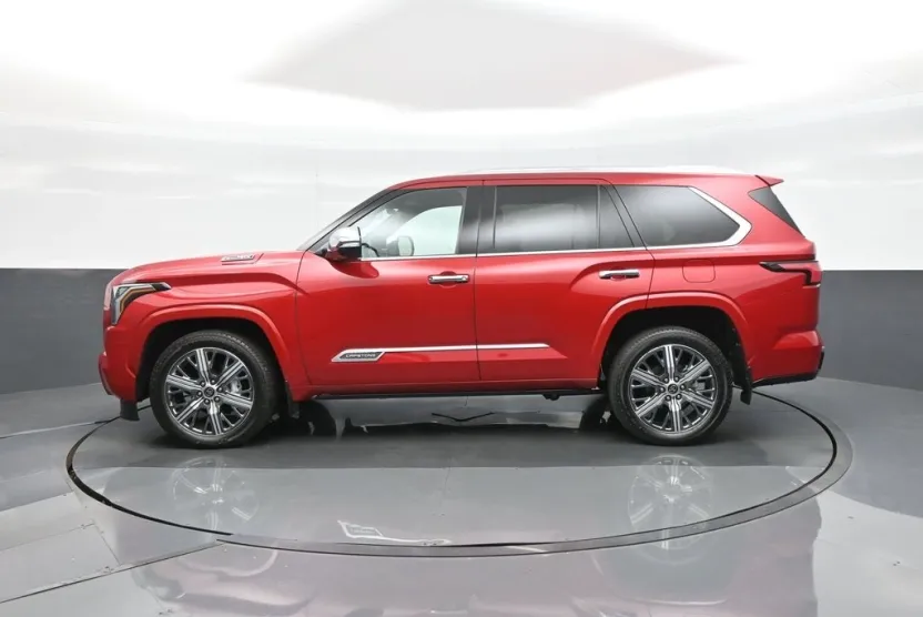 2023 Toyota Sequoia Capstone photo 1