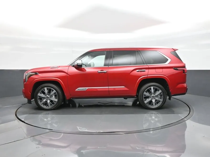 2023 Toyota Sequoia Capstone photo 1