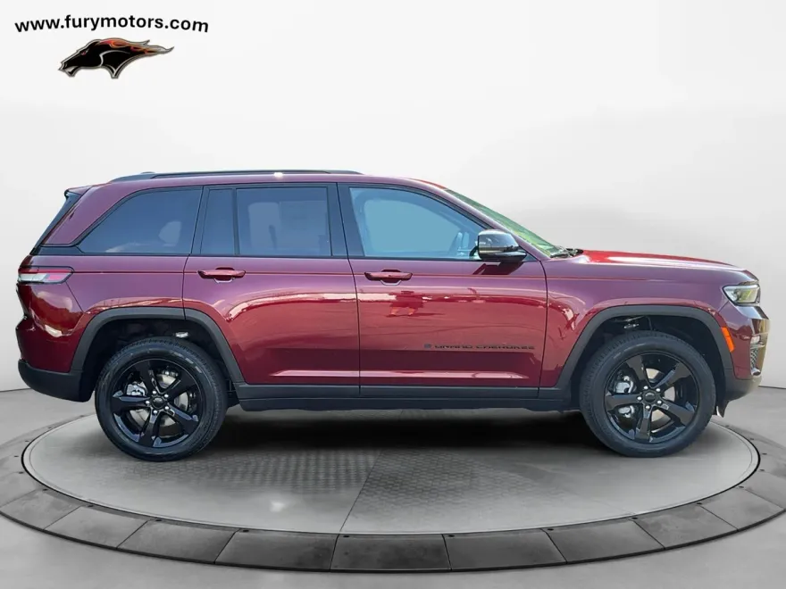 2025 Jeep Grand Cherokee Limited photo 1