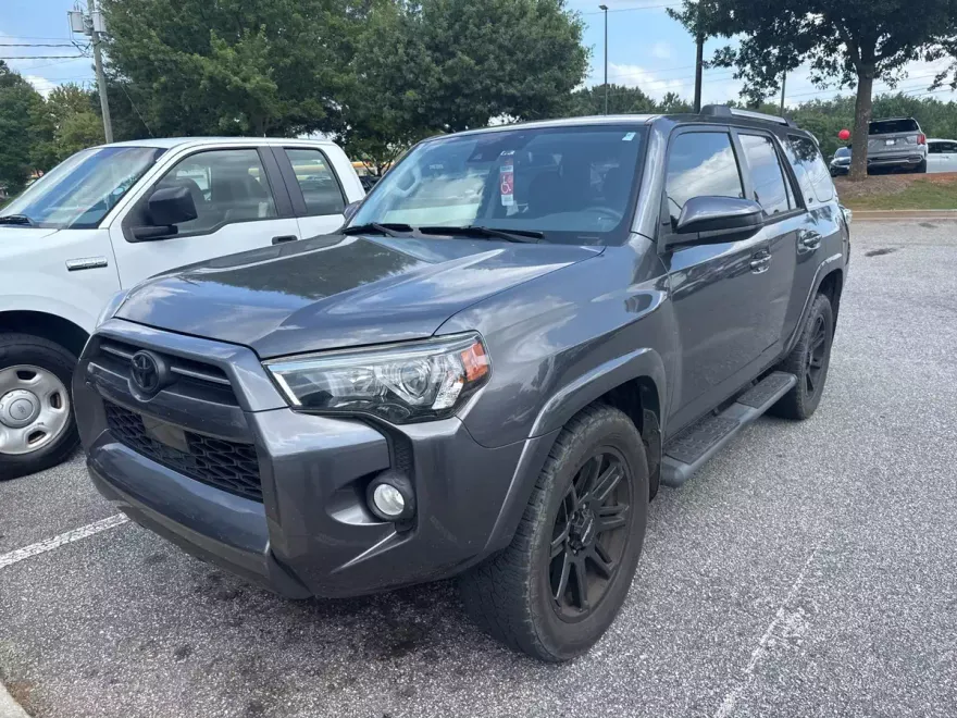 2020 Toyota 4Runner SR5 photo 1