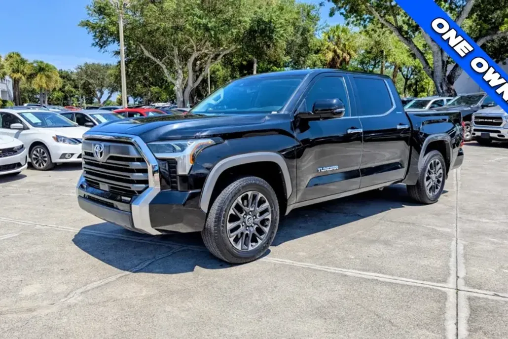 2023 Toyota Tundra Limited photo 1