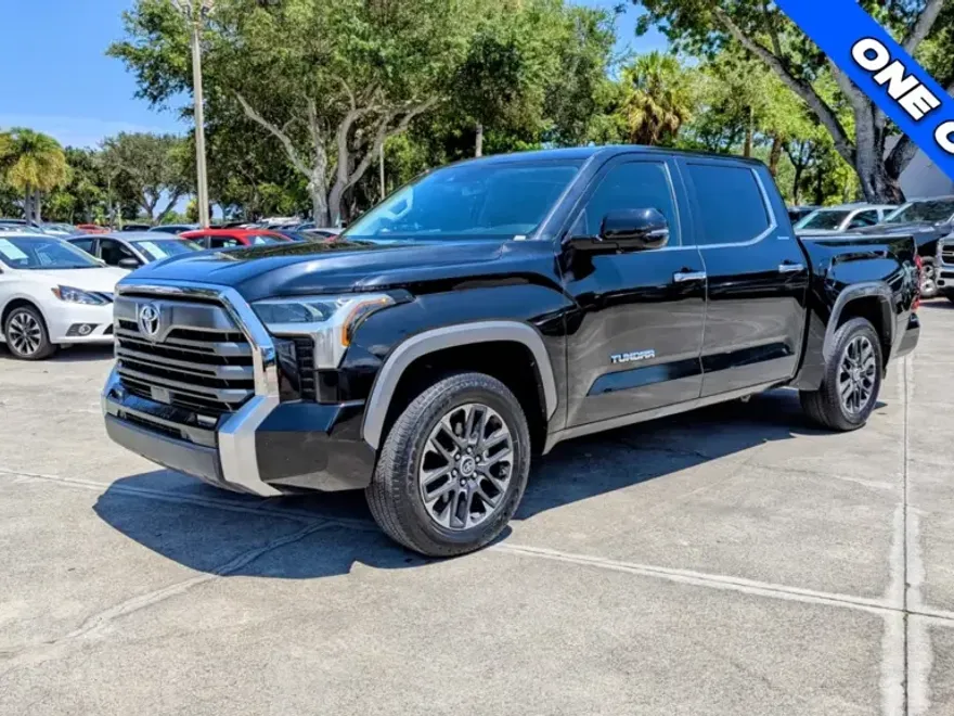 2023 Toyota Tundra Limited photo 1
