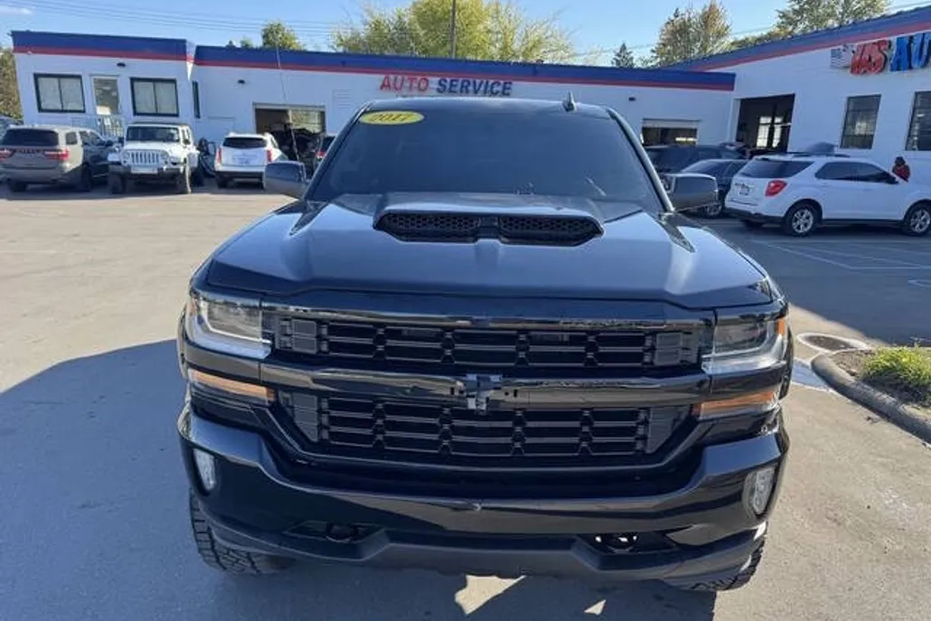 2017 Chevrolet Silverado 1500 LT Z71 photo 1