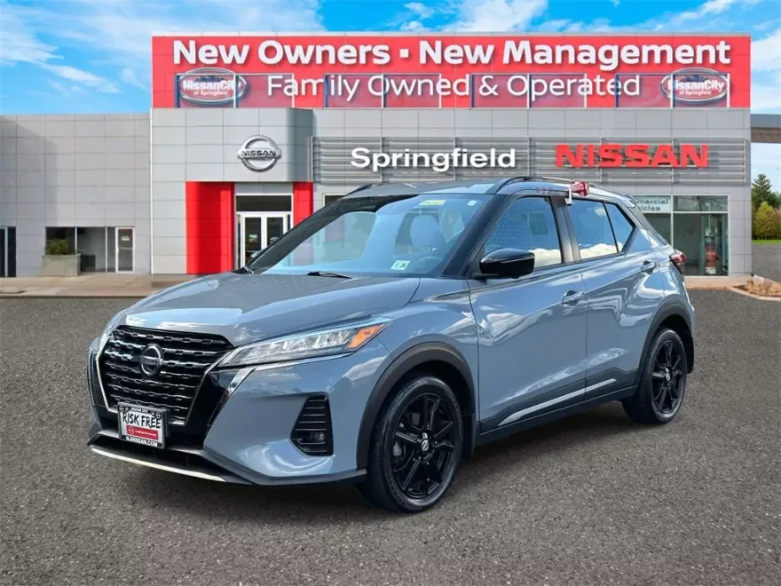 2021 Nissan Kicks SR photo 1