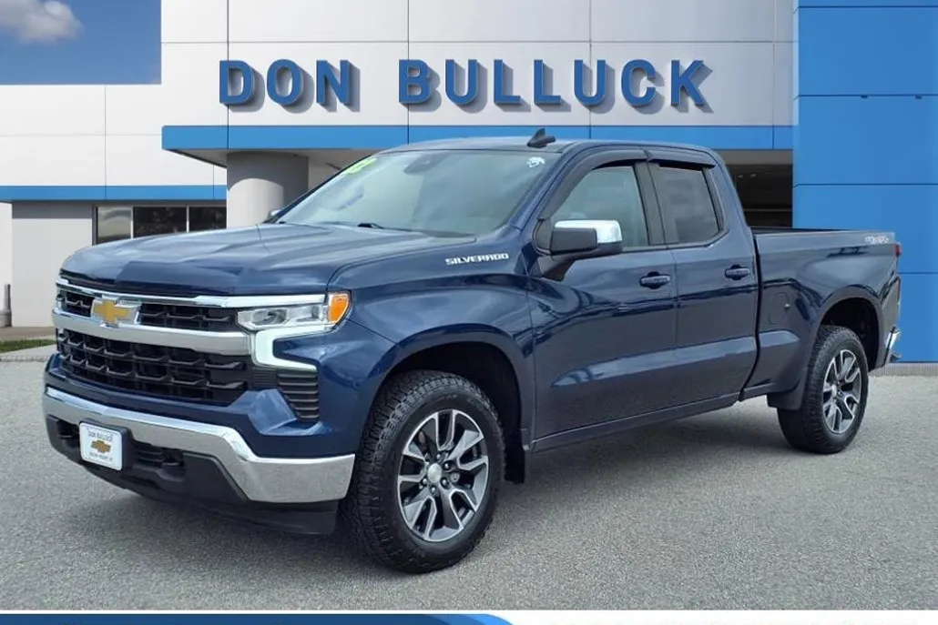 2022 Chevrolet Silverado 1500 LT photo 1