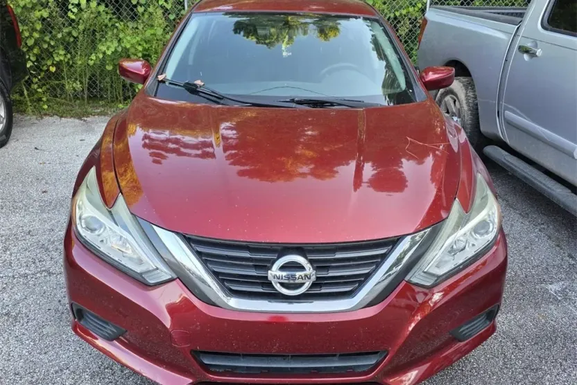 2016 Nissan Altima 2.5 S photo 1