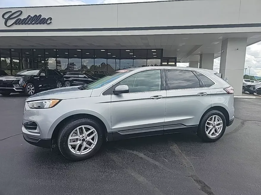 2024 Ford Edge SEL photo 1