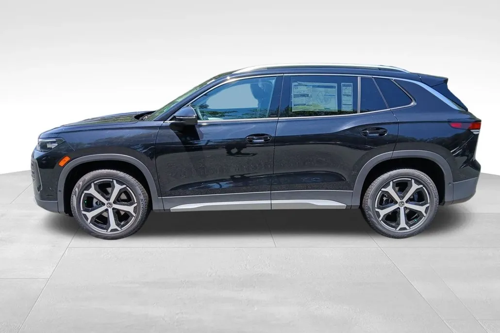 2025 Volkswagen Tiguan SE photo 1