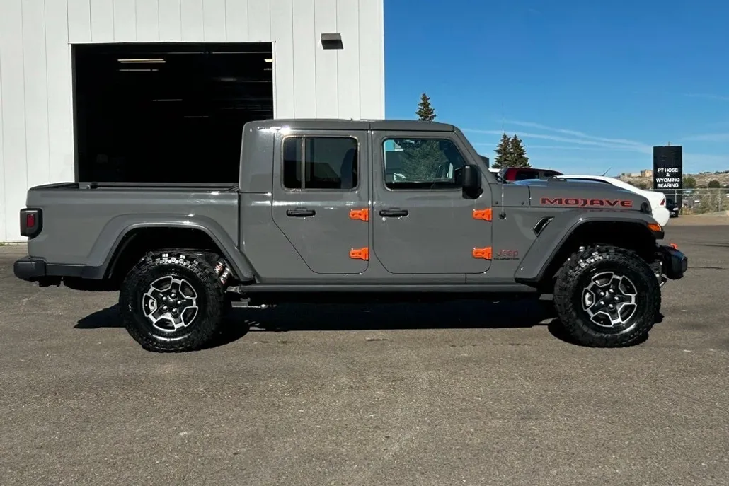 2021 Jeep Gladiator Mojave photo 1