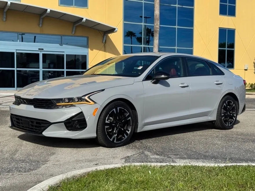 2023 Kia K5 GT-Line photo 1