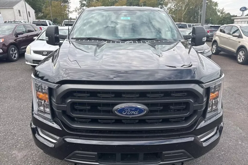 2022 Ford F-150 XLT FX4 photo 1