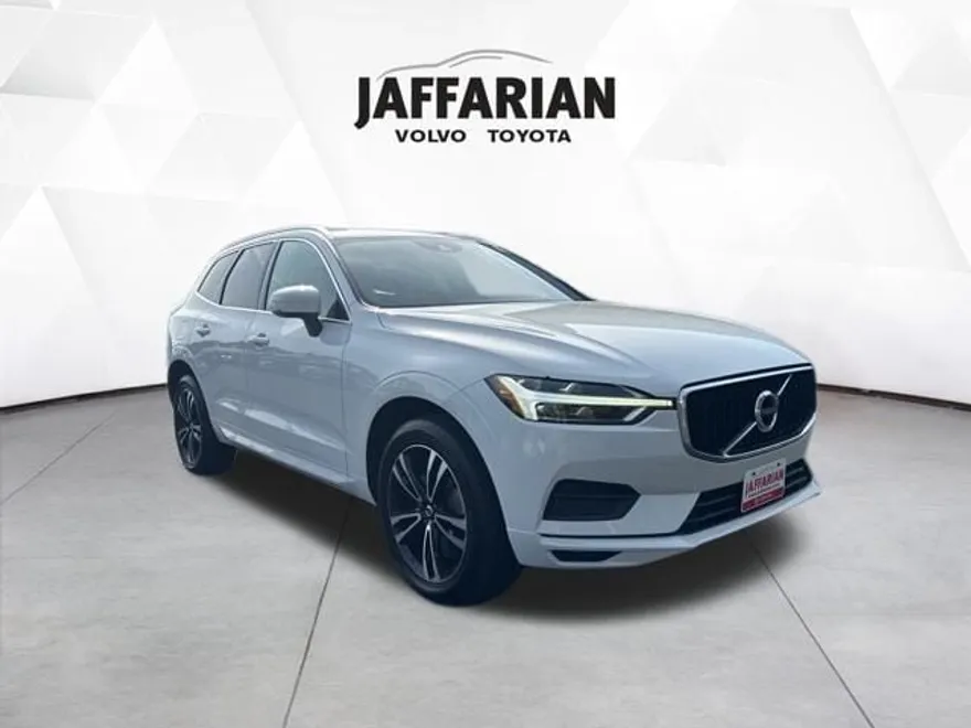 2020 Volvo XC60 T6 Momentum photo 1